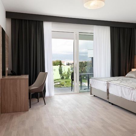 Kaneo Beach Hotel Novalja Eksteriør bilde