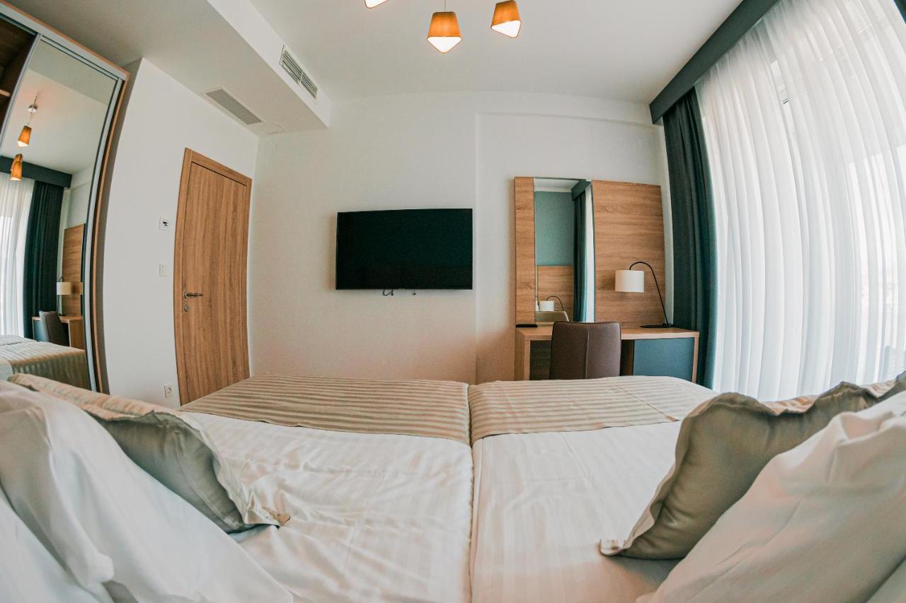 Kaneo Beach Hotel Novalja Eksteriør bilde