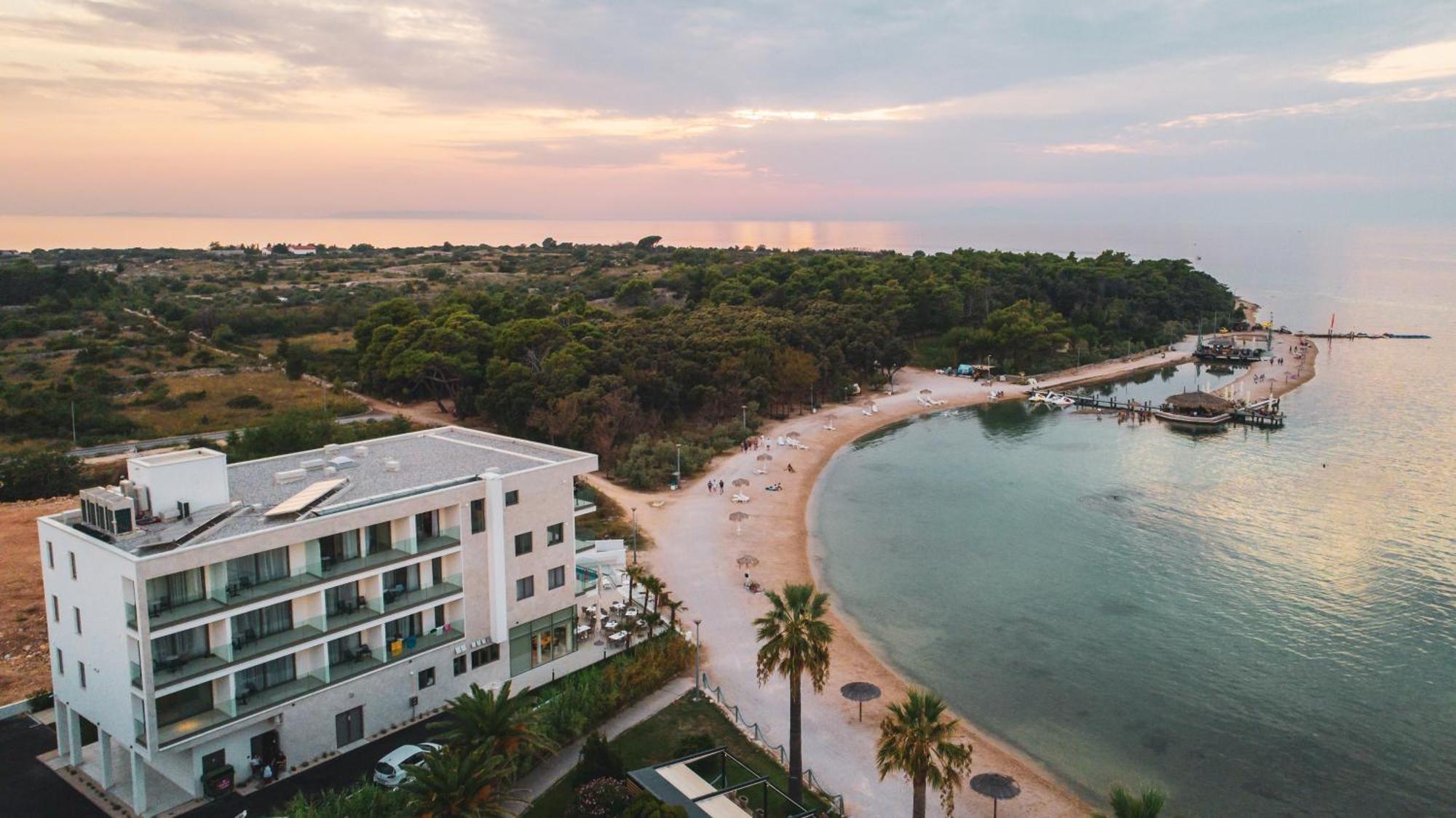 Kaneo Beach Hotel Novalja Eksteriør bilde