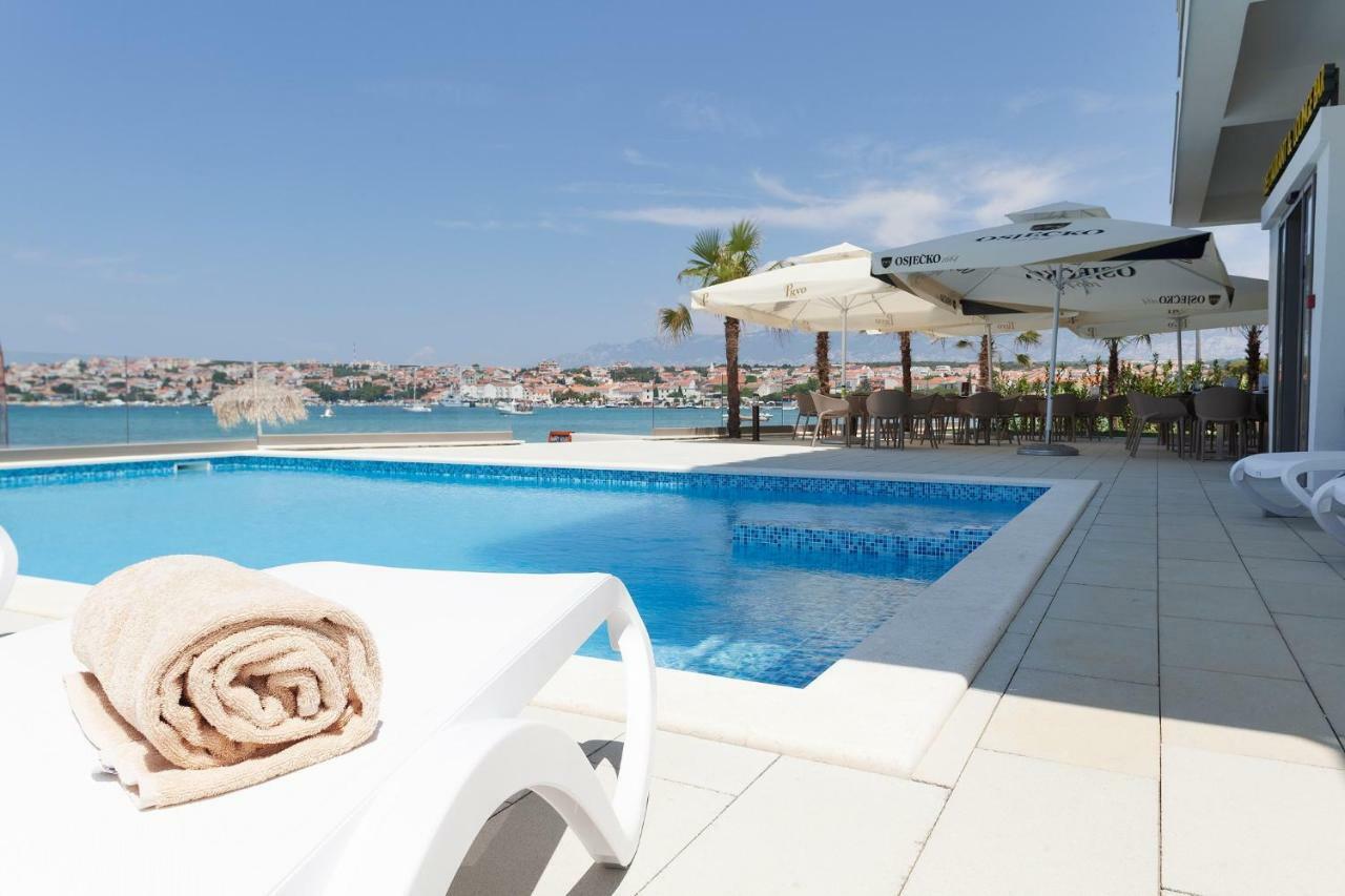 Kaneo Beach Hotel Novalja Eksteriør bilde